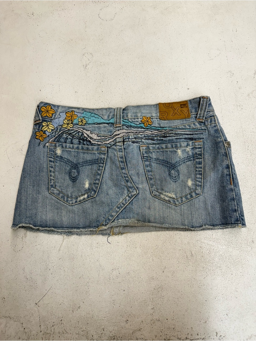 Vtg Roxy Flower & Wave Embroidered Denim Skirt Sz 33W